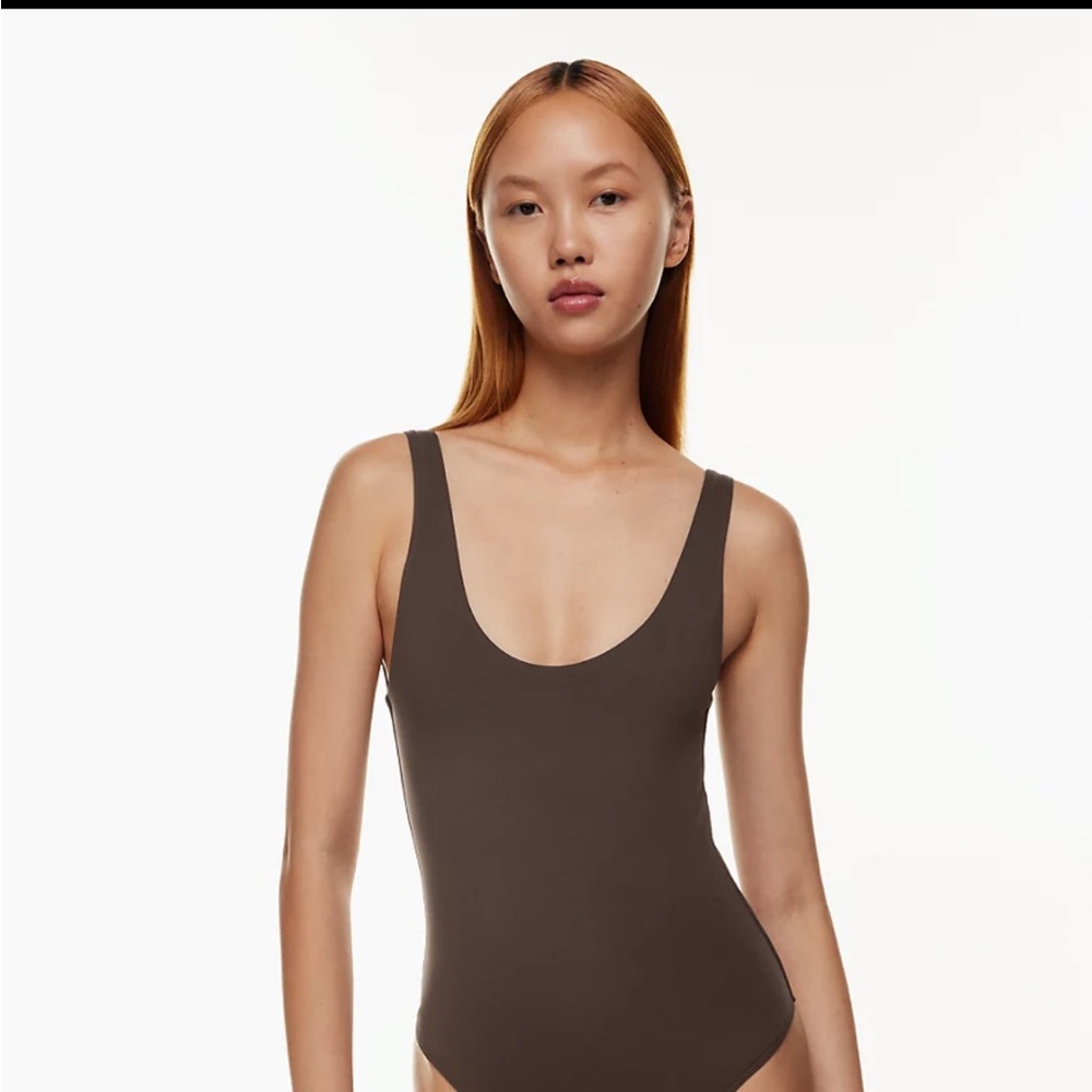 NWOT Aritzia Babaton Contour Scoopneck Bodysuit - Rich Mocha Brown